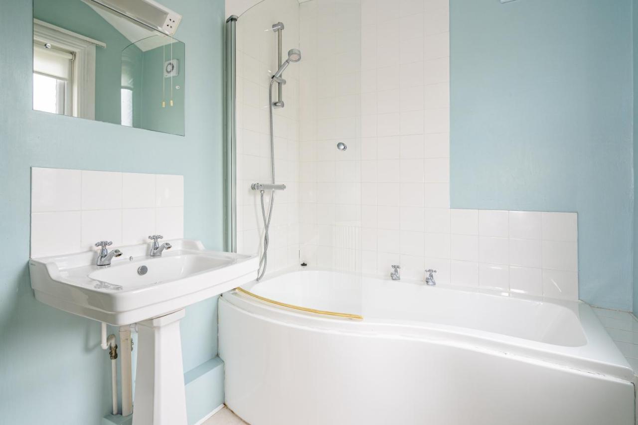 Fantastic, Spacious 3 Bedroom House With Garden Bath Exterior photo