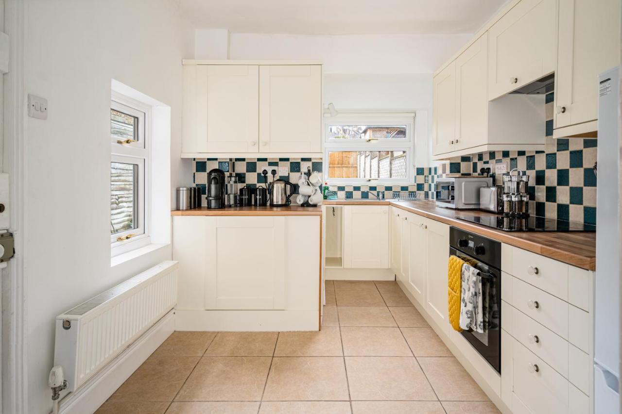 Fantastic, Spacious 3 Bedroom House With Garden Bath Exterior photo